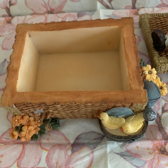 Trinket box , sweety girl and goose - Picture 4 of 5